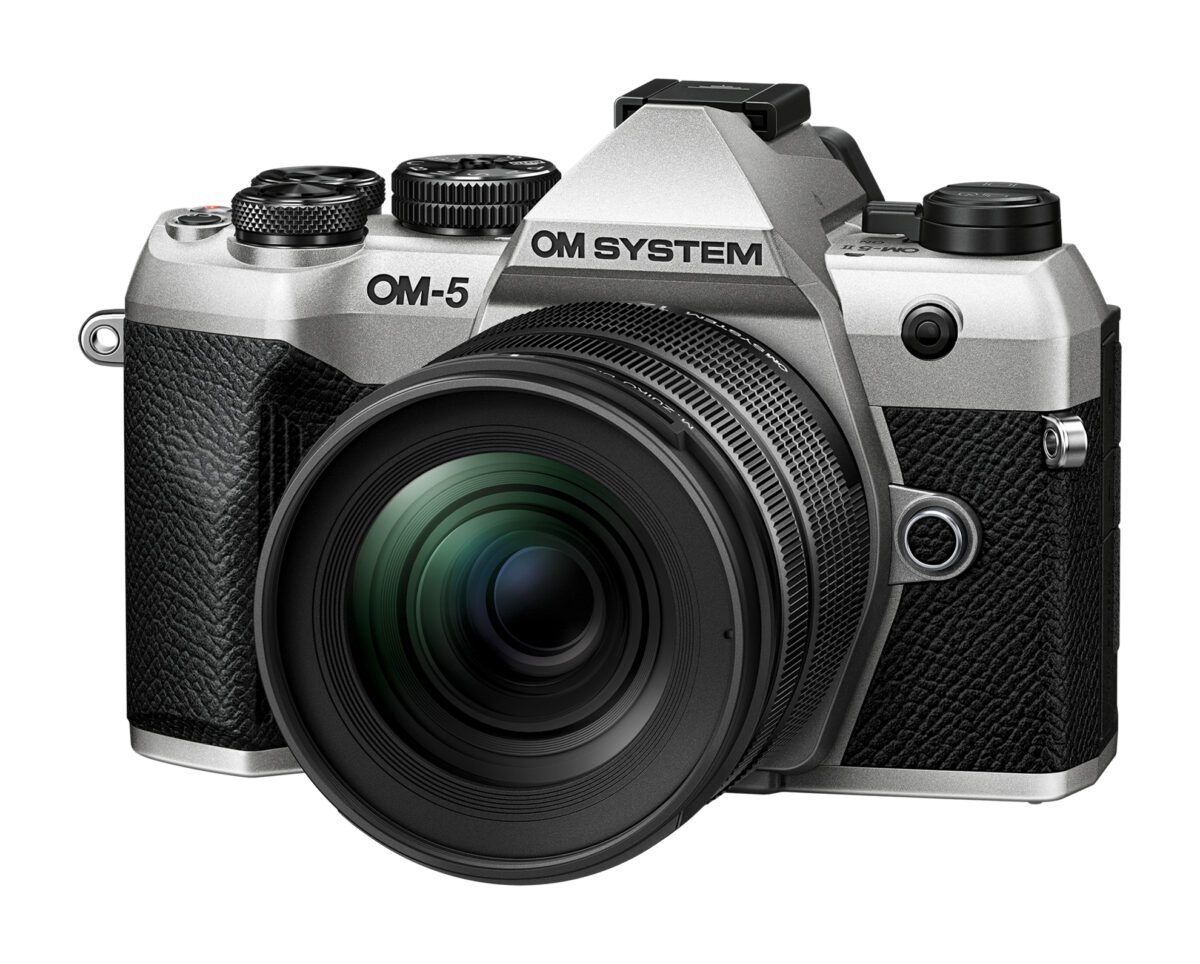 Olympus OM-5 II 1245 Kit silver, OM-5 II body silver, M.Zuiko Digital 12-45mm F4 PRO lens Black - Image 3