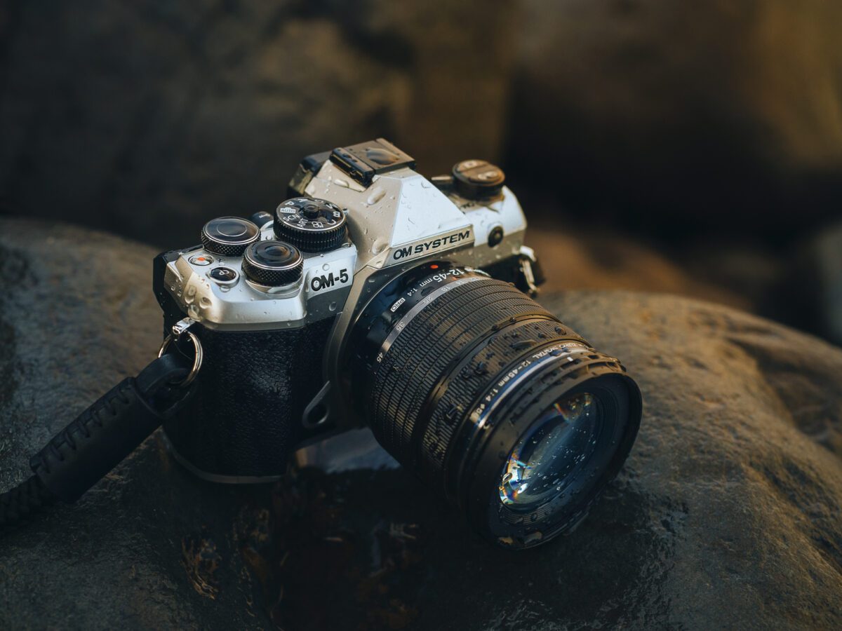 Olympus OM-5 II 1245 Kit silver, OM-5 II body silver, M.Zuiko Digital 12-45mm F4 PRO lens Black - Image 6