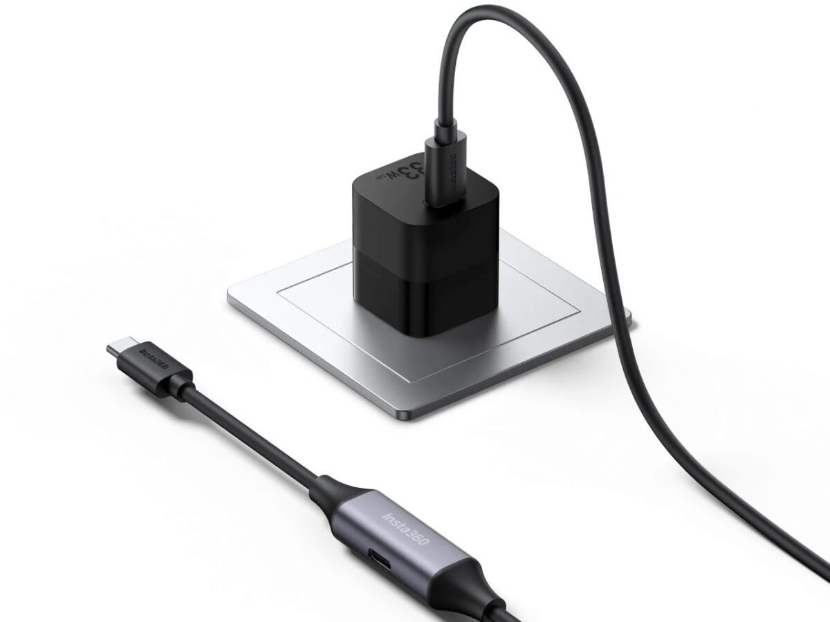 Insta360 Wave Y-Cable and Power Adapter