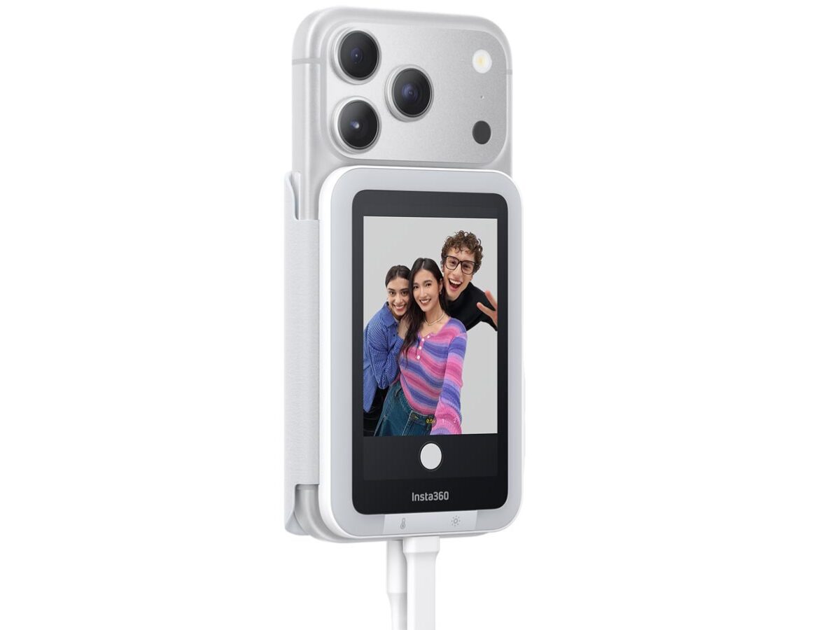 Insta360-Snap-Selfie-Screen with-Light-USB-C-Rear Camera-Selfie-Screen-for-iPhone-Android