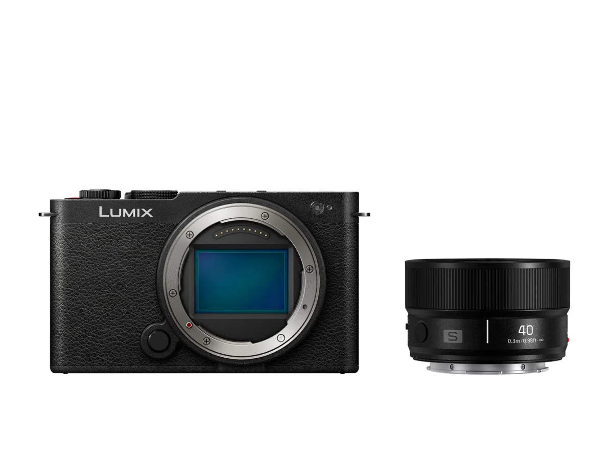 Alternative view of Panasonic LUMIX DC-S9 Body + LUMIX S 18-40mm / F4.5-6.3 Zoom Lens - BLACK